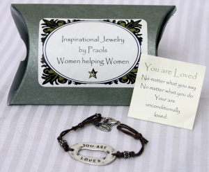 handmade inspirational jewelry_silver-charm-bracelet-gifts